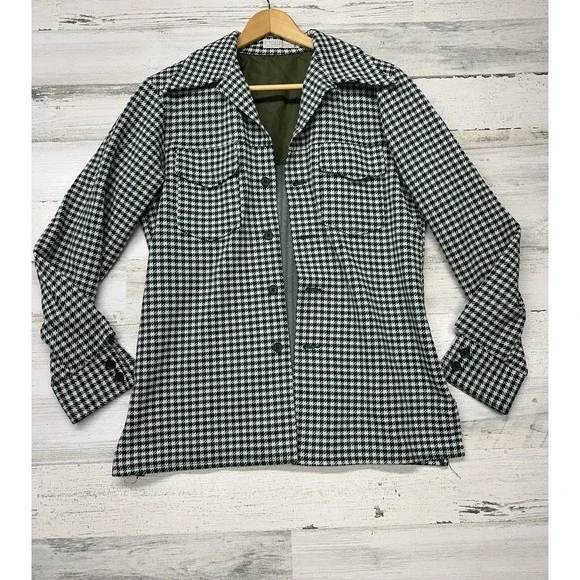 Vintage Women's Medium Sweater Jacket Shacket Green White Houndstooth Button Up - Picture 1 of 7